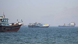 Trump talks prolonged blockade, urges Tehran for deal