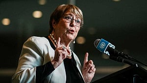 UN candidate Bachelet sticks with women's-rights defence