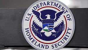 US to vet immigrants for “extremist views”
