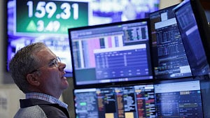 Tech lifts US stocks, oil dips on Iran peace hopes