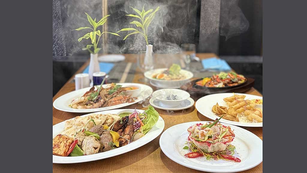 Radisson Blu Dhaka launches seafood, steak buffet