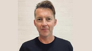 Brett Lee bats for India-Pak match