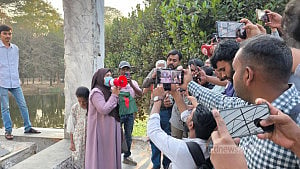 DU teacher, protesters ‘rescued’ at Dhanmondi 32