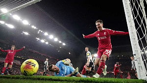 Ekitike double as Liverpool crush Newcastle