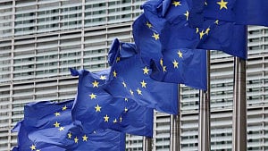 EU moves to choke Russian crude exports