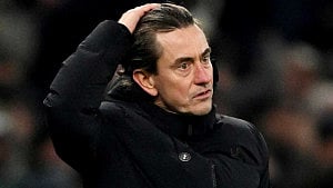Tottenham sack Frank as relegation looms