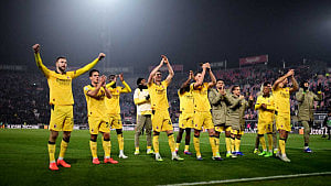 Milan close gap on Inter with Bologna win