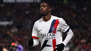 PSG coach brushes aside criticism of team spirit