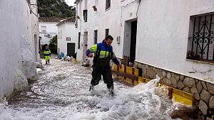 Spain approves $8bn aid for storm-hit regions
