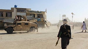 Taliban frees three Pakistani soldiers