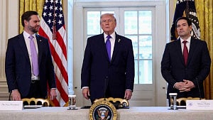 Trump not taking sides between Vance, Rubio