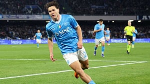 Napoli edge Fiorentina