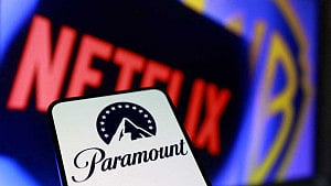 Will stay out of Netflix-Paramount fight over WB: Trump