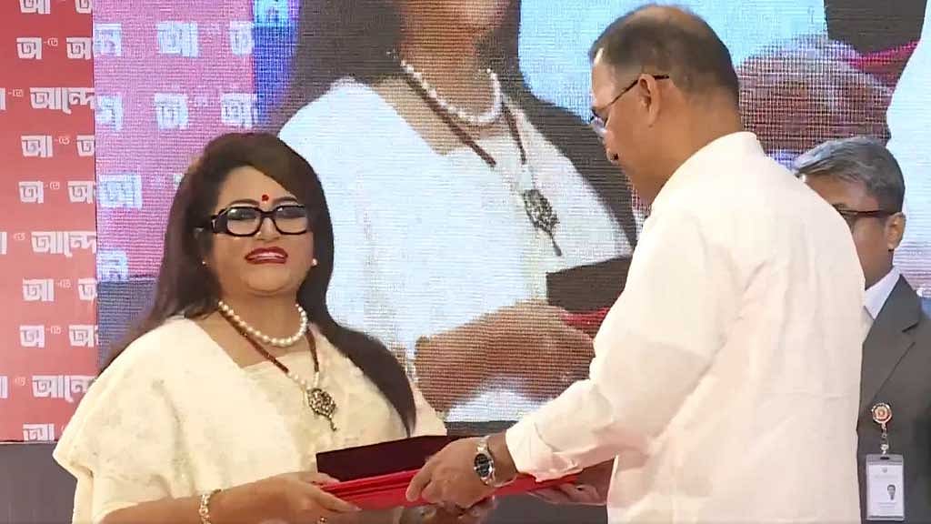 Babita, Sattar, Marina get Ekushey Padak