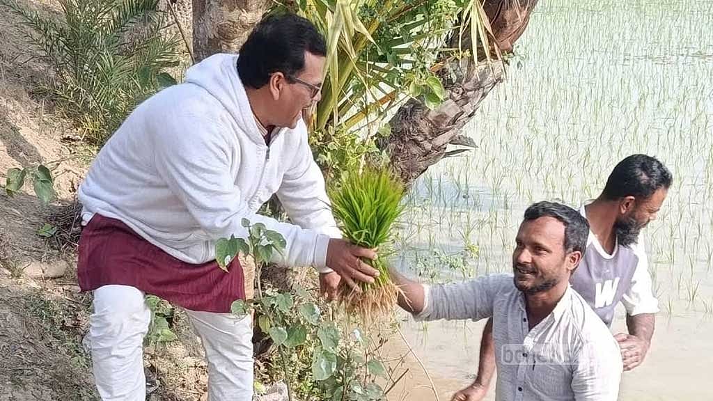 BNP candidate Habibul Islam Habib engages voters in Satkhira-1.