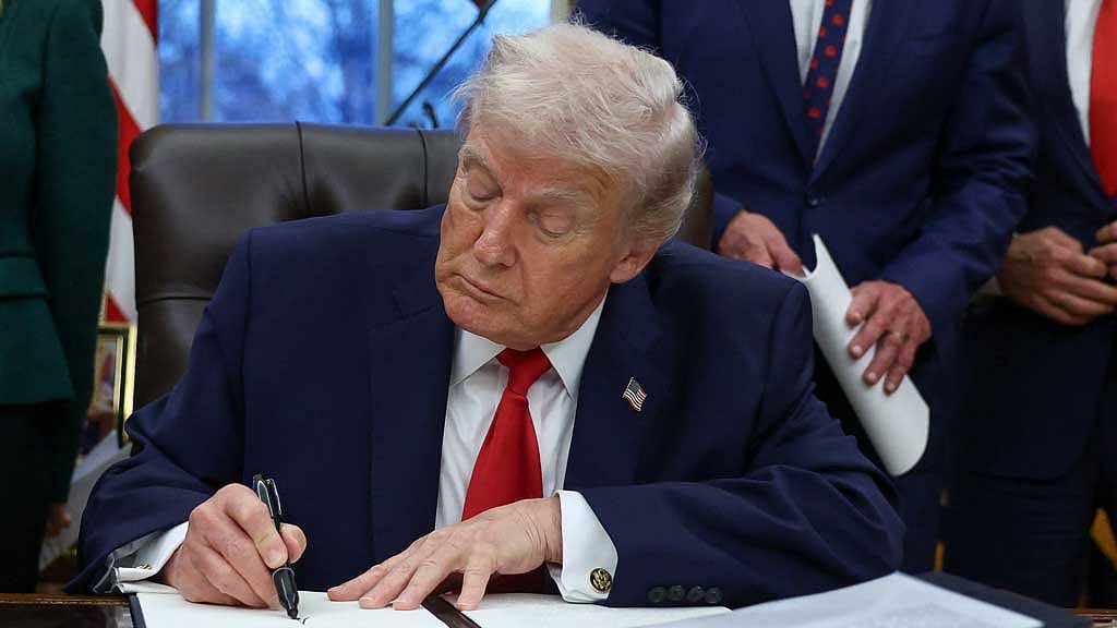 Trump warns Canada over possible China trade deal
