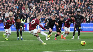 Bowen sets record as West Ham beat Sunderland