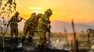 Australia heatwave raises bushfire threat