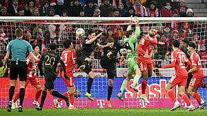 Augsburg comeback ends Bayern unbeaten run
