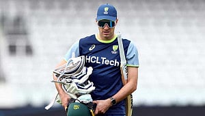 Cummins out, Dwarshuis in for T20 WC