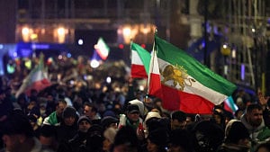 Iran protest deaths top 500: rights group