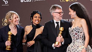 ‘One Battle’, ‘Hamnet’ claim top Golden Globes