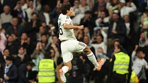 Garcia hat-trick helps Real cut gap on Barca