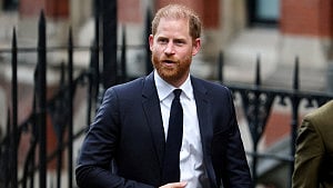 Prince Harry targeted over UK newspaper dispute: lawyer
