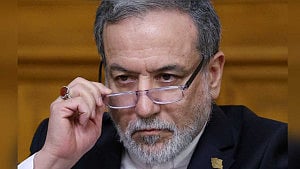 Iran minister: “No plan for hanging” protesters
