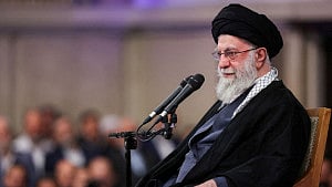 Iran leaders struggle to end protests