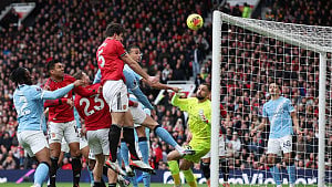 Man Utd sweep past Man City