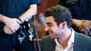 Mangione fights death penalty over CEO murder