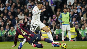 Mbappe, Asensio lead Real past Levante