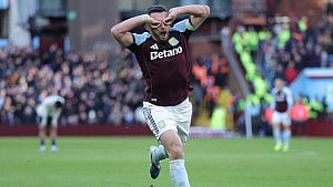 McGinn brace powers Villa past Forest