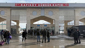 Iranians arrive in Turkey as crackdown persists