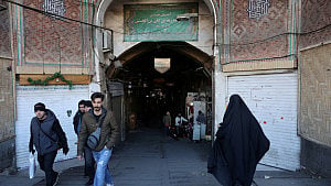 Iran protests kill 16: rights group