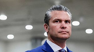 Senator Mark Kelly sues Hegseth over demotion threats
