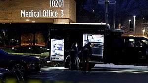 US border agent shoots 2 in Portland