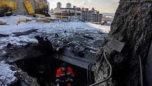 Winter bites Kyiv as Russia knocks out heat