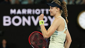 Rybakina resists Sabalenka to reign at Australian Open