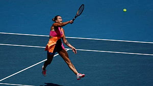 Sabalenka, Alcaraz ease into Australian Open quarters