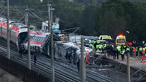 Passengers tell of terror, screams after Spain train crash