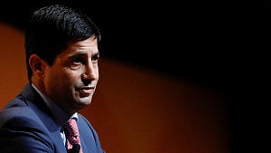 Trump picks ex-Fed official Warsh to run US central bank