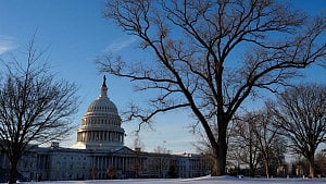 Trump, Democrats say deal reached to avert shutdown