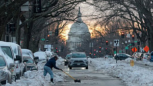 Winter storm kills dozens in central, eastern US