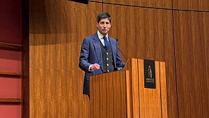 Warsh ‘regime change’ faces hurdles at US central bank