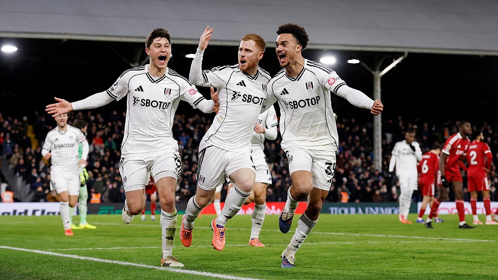 Reed scores late as Fulham hold Liverpool