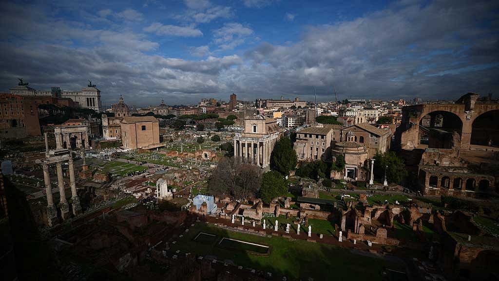 Tourists visit the Roman Forum as the ancient Roman domus 'Casa dei Grifi' opens to the public at the archaeological park of the Colosseum in Rome, Italy, Jan 13, 2026. REUTERS/Guglielmo Mangiapane