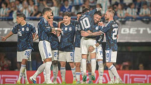 Argentina opt for ‘lucky’ blue kit