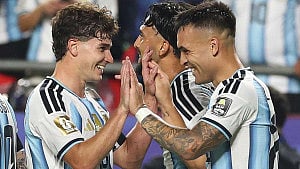 Alvarez, Martinez end Argentina's striker debate